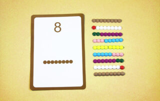 Rozklad čísel do 10 | Přiřazovací karty + 3D modely | Ukázka řešení úkolu vedle karty