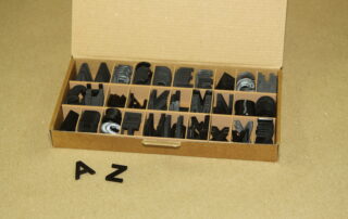 Pohyblivá abeceda - kroková hra | Detail na balení plastových 3D písmen